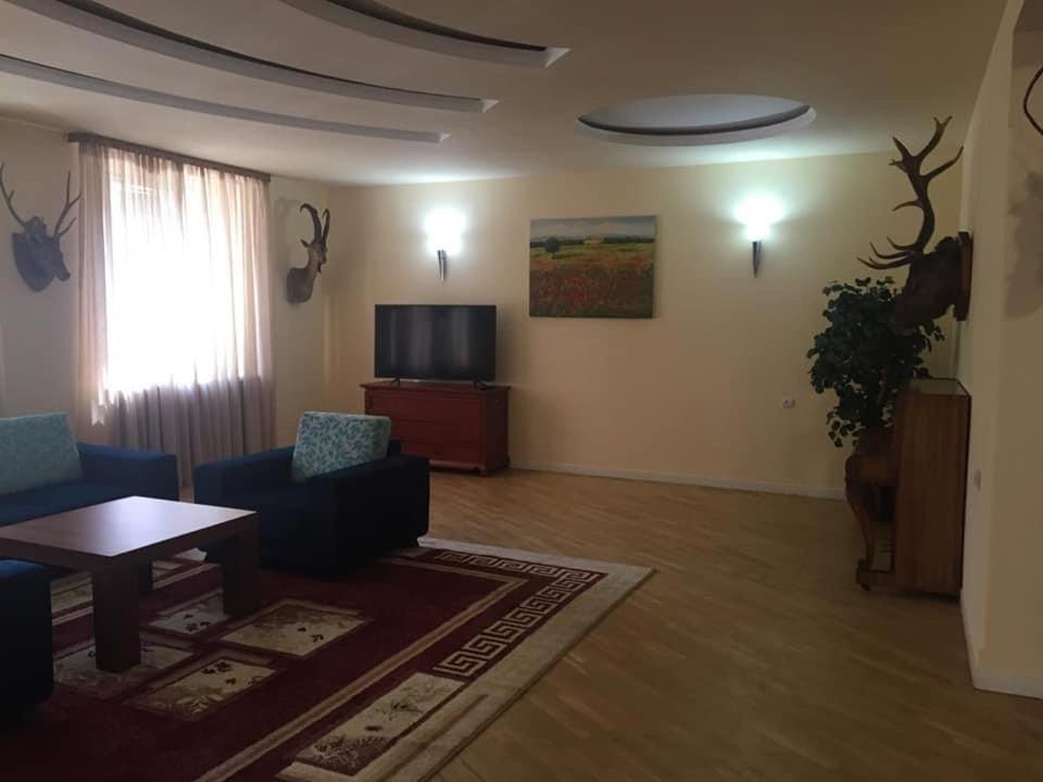 Holiday Home Ереван Экстерьер фото